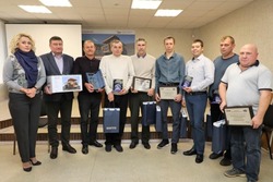 Лучшие сотрудники автотракторного управления Лебединского ГОКа получили награды от БелАЗа