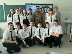 Сергиевские школьники губкинской территории встретились с участником СВО 