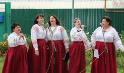 Творческий коллектив ЦКР села Чуево выступил для жителей хуторов Писарёвка и Большое Становое