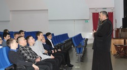 Школьники села Бобровы Дворы губкинской территории посетили встречу «Беседа с батюшкой»