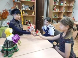 Познавательная программа «Кукла-Травница» прошла в Доме ремёсел села Богословка