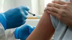 Белгородские власти ввели обязательную вакцинацию для определённых категорий населения