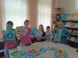Культработники села Вислая Дубрава провели программу «Правила дорожного движения»