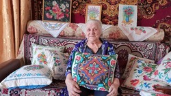 Жительница Сапрыкинской территории Валентина Зиновьева продолжила радовать земляков рукоделием 