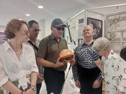Читатели Скороднянской библиотеки посетили тактильную выставку «Душа города. Белгород»
