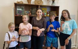 Юные жители села Богословка посетили мастер-класс «Живая нить традиции» 