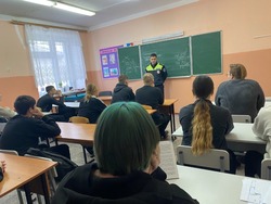 Начальник районного подразделения ГАИ встретился с губкинскими школьниками