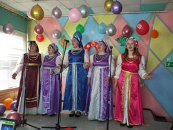 Яркие концерты прошли в учреждениях культуры губкинской территории к Международному женскому дню 