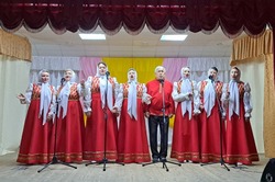 Вокальный ансамбль «Пава» продолжил радовать выступлениями жителей губкинской территории 