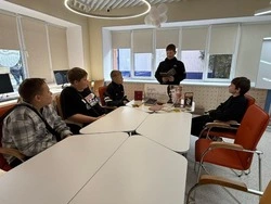 Юные жители посёлка Троицкий познакомились с жизнью и творчеством Сергея Есенина