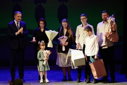 Жительница Губкина Елена Банькова получила награду «Материнская слава»