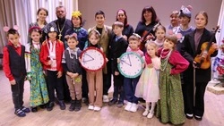 Тепло детских сердец: рождественское представление, наполненное непосредственностью и любовью