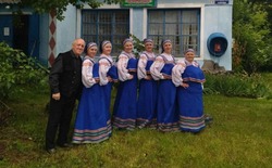 Сотрудники Юрьевского ДК подготовили концерт для жителей посёлка Степное губкинской территории 