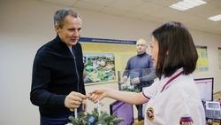 Вячеслав Гладков поздравил сотрудников единой дежурно-диспетчерской службы с Новым годом 