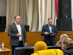 Руководство муниципалитета встретилось с жителями в Бобровых Дворах