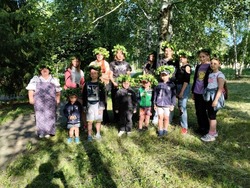 Фольклорная программа «Троицу гуляем - лето встречаем» прошла в селе Коньшино 
