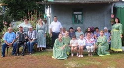 Чуевские культработники порадовали зрителей душевными композициями