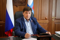 Юрий Клепиков поздравил с губкинцев с годовщиной освобождения района