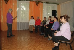 Жители посёлка Троицкий губкинской территории посетили вечер отдыха «Эти песни спеты на войне»