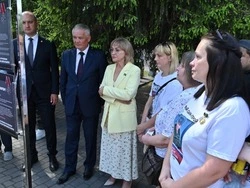 Губкинцы открыли фотовыставку «Герои СВОего времени»