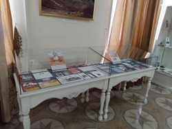 Выставка «Выборы в России» открылась в Губкинском Музее истории КМА 