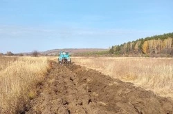 Работа по обновлению минерализованных полос продолжилась в Губкинском городском округе