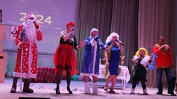 Жители села Коньшино посетили спектакль «Ирония избы, или с нелёгким паром!»
