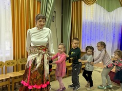Культработники посёлка Троицкий провели программу «К нам на святки пришли колядки»
