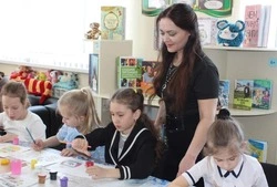 Истобнянские дети посетили мастер-класс по художественной росписи «Добрых рук мастерство»