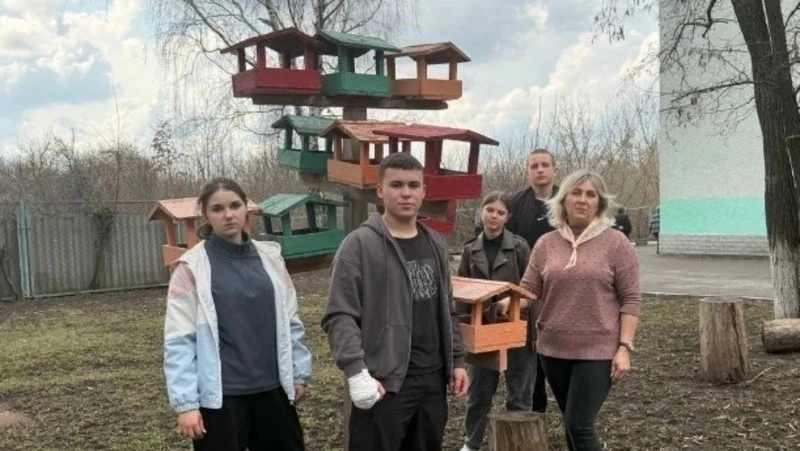   Скороднянские школьники провели акцию «Помощь птицам: от кормушки до скворечника!»