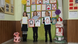 Троицкие культработники Губкинского округа провели выставку детских рисунков