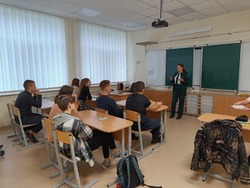 Работники Губкинского лесничества провели открытый урок в школе села Вислая Дубрава 