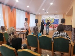 Шоу-игра «Импровизация» прошла в ЦКР посёлка Троицкий губкинской территории 