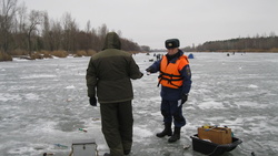 Сотрудники ГИМС рассказали жителям региона о правилах безопасности на льду