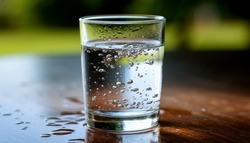 Сотрудники Роспотребнадзора напомнили губкинцам о важности чистой воды 