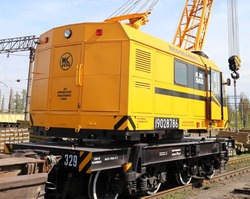 Новый железнодорожный кран поступил на Лебединский ГОК в Губкине 