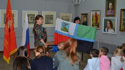 Сотрудники Губкинского краеведческого музея провели программу «Знамя славное у нас»
