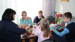 Ирина Яковенко провела мастер-класс для школьников по изготовлению букетов из конфет