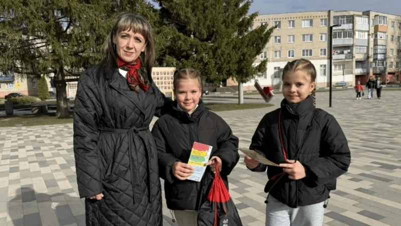 Жители Троицкого приняли участие в профилактической акции «Безопасным дорогам скажем: «Да!»