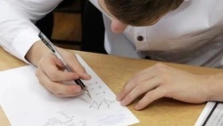 Вячеслав Гладков заслушал доклад об успеваемости белгородских школьников по итогам учебного года