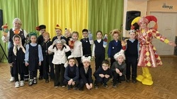 Юные жители посёлка Троицкий отправились в увлекательное путешествие в мир театра