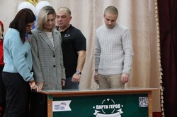 «Парту Героя» Дмитрия Деева открыли в губкинской школе