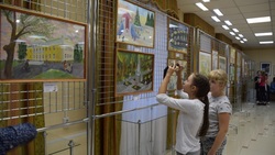 Выставка детских рисунков открылась в Губкине ко Дню города