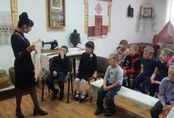 Юные жители села Богословка посетили познавательную беседу «Лён мой, лён»