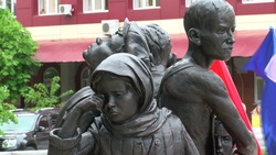 Белгородский скульптор создал памятник детям войны в Валуйках