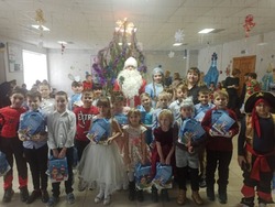 Развлекательная программа «Волшебная новогодняя сказка» прошла в Доме культуры села Вислая Дубрава 