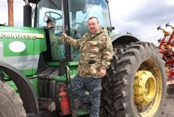 Тракторист-машинист ОАО СП «Губкинагрохолдинг» Сергей Скоморохов всю свою жизнь посвятил земле 