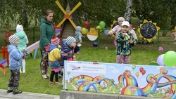 Детская площадка появилась в Мелавом*