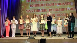 69 вокалистов приняли участие в конкурсе-фестивале «Звёздный дождь» в Губкинском горокруге