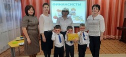 Ребята  из детского сада «Колокольчик» села Скородное приняли участие в викторине по финграмотности 